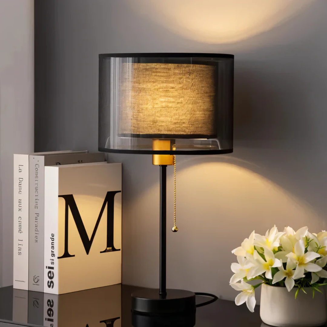 Bordlampe – Vintage Metal med Dobbelt Stofskærm til Soveværelse eller Stue Dekoration