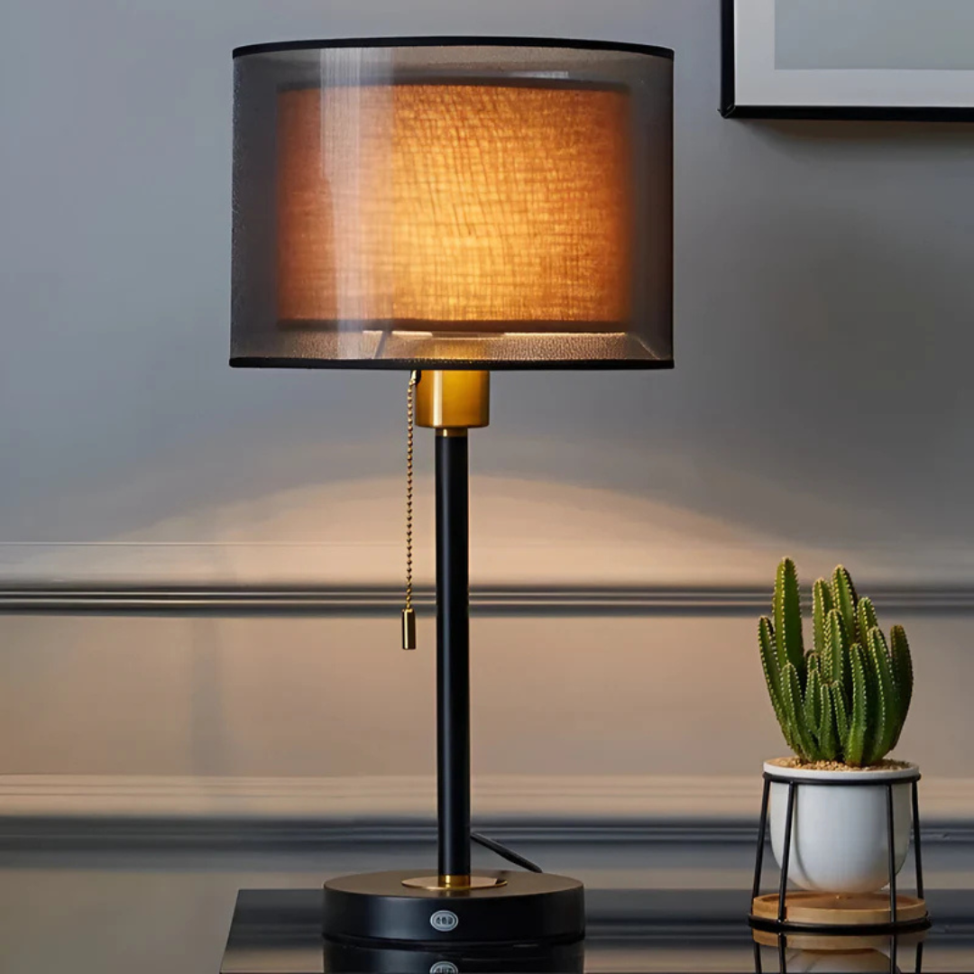 Bordlampe – Vintage Metal med Dobbelt Stofskærm til Soveværelse eller Stue Dekoration
