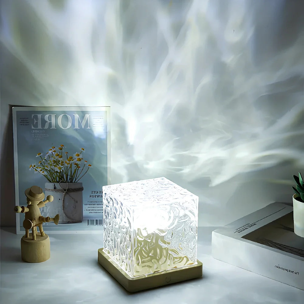 Lampa Aurora Borealis – drewniana podstawa, kolorowa kostka do sypialni lub salonu