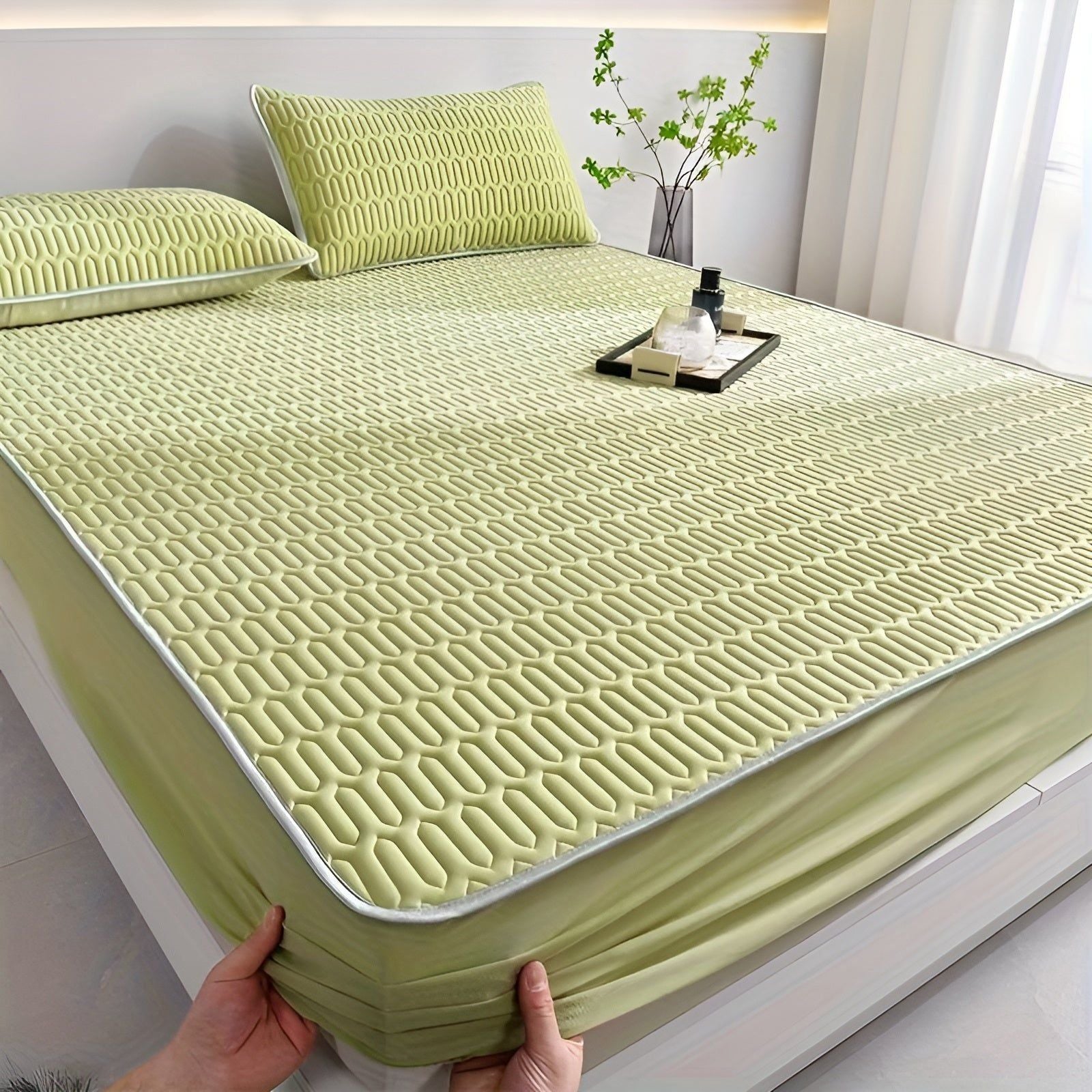 Cooling Latex Mattress Set – White, Breathable Unit for Refreshing Sleep in Summer