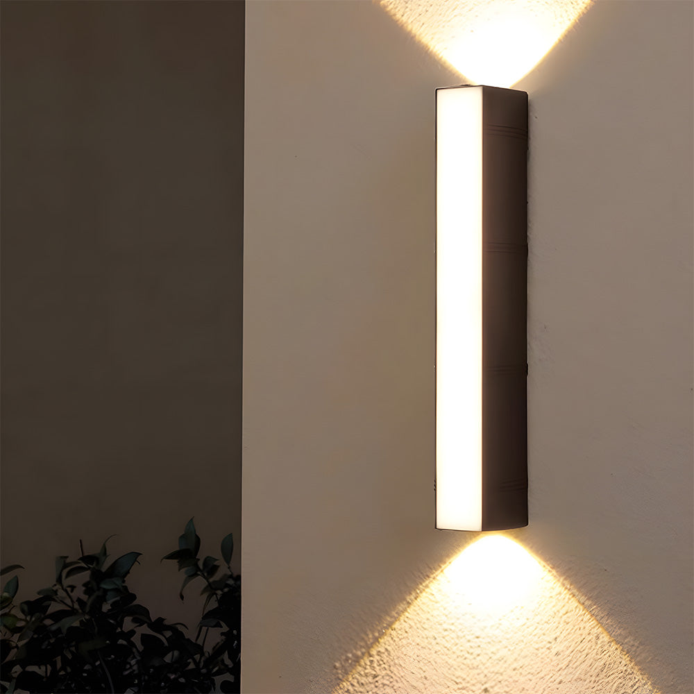LED-væglampe – Moderne, vejrbestandigt design til have eller terrasse med kraftig belysning på op til 3000 lumen