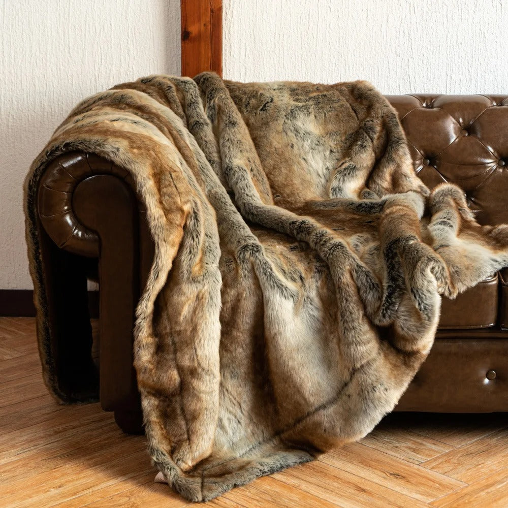 Imitation Fur Rug – Gray, Luxurious Appearance for Living Room or Bedroom Decoration