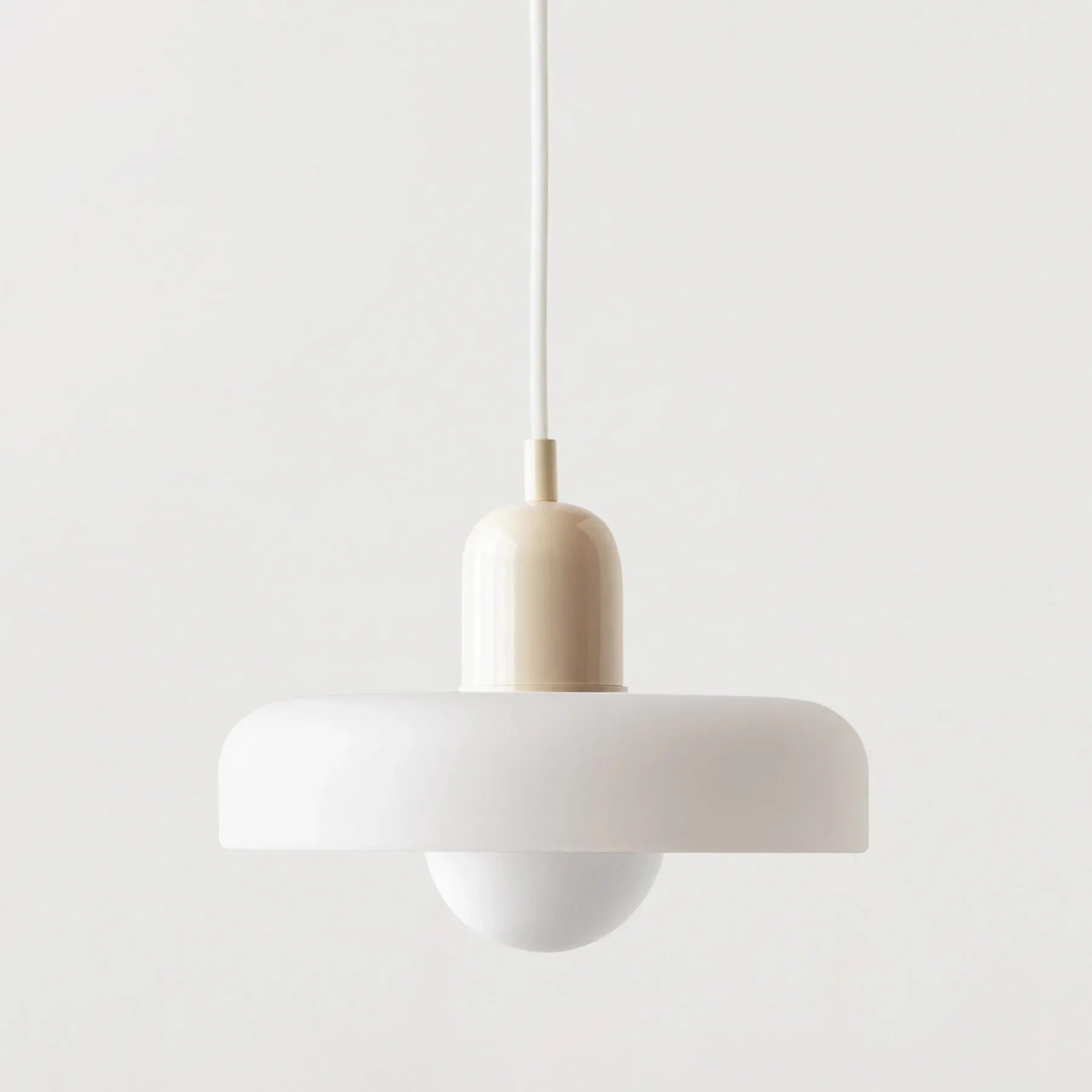 Szklana lampa wisząca – elegancki styl doniczki, zapewniająca nastrojowe oświetlenie w jadalni lub sypialni