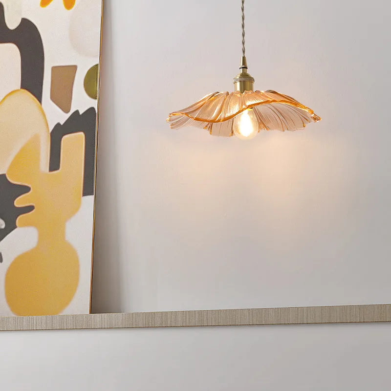 Hanglamp – Glazen bloemvorm in paars en amberkleurig voor aan de eettafel of in de woonkamer