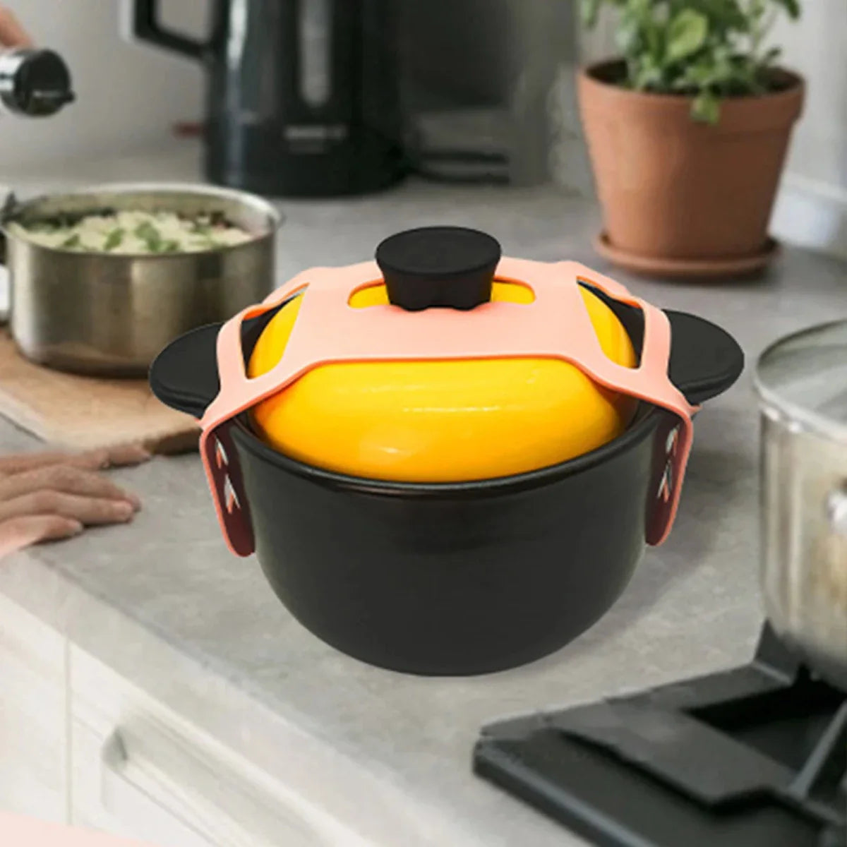 Silicone Lid Holder – Black, Non-Slip Kitchen Organizer for Stove and Countertop