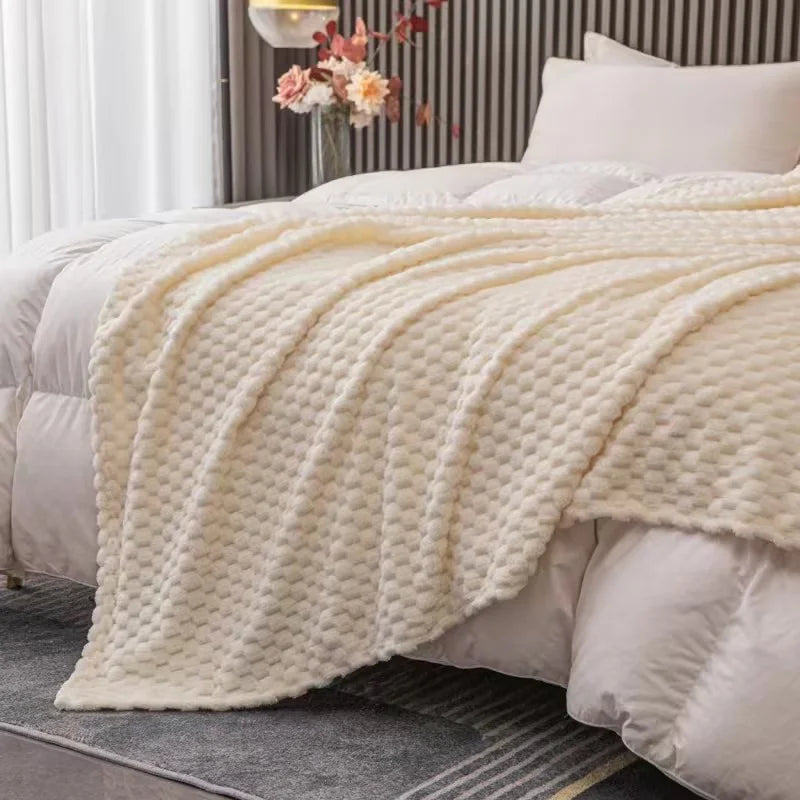 Velvet Plaid – Checkered Pattern, Warm and Cozy for Sofa or Bed, Suitable for Adults and Children