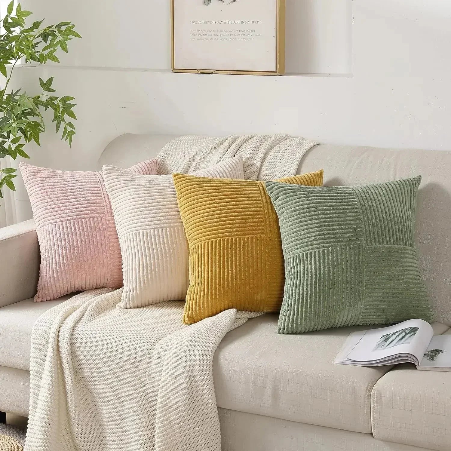 Corduroy Pude Sæt – Blød Beige, Tidøst Design til Stue eller Soveværelse