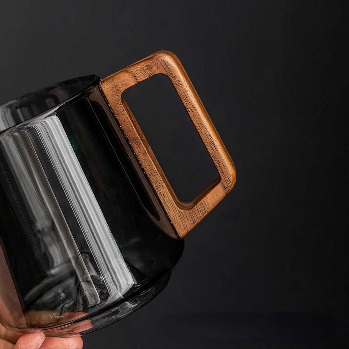 Glaskaffekop – Røget glas med valnøddehåndtag, moderne design til kaffe eller te