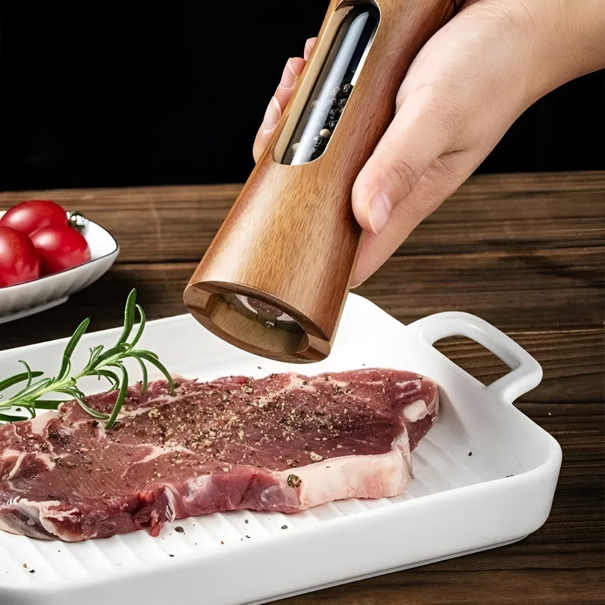 Træ Peber- og Saltkværne – Elegant Finish med Justerbare Kværnindstillinger til Køkken eller Spisebord