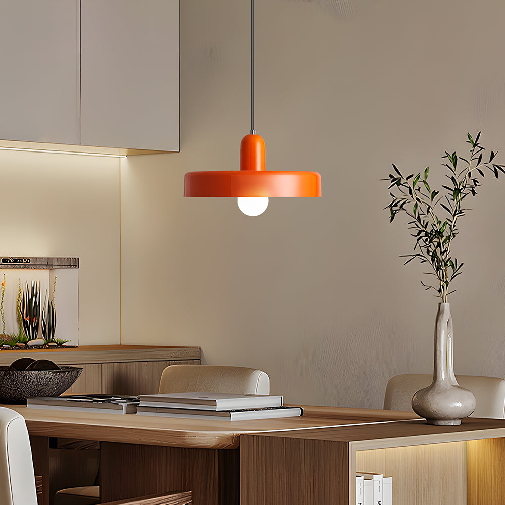 Pendellampe - Moderne designlampe i farverigt jern til spisebordet, køkkenet eller stuen.