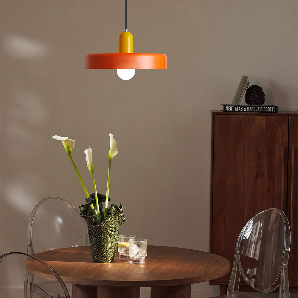 Pendellampe - Moderne designlampe i farverigt jern til spisebordet, køkkenet eller stuen.