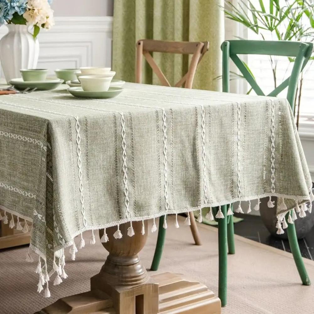 Bomulds- og Linneddug – Beige med Stribet Design og Broderi til Spisebord eller Udendørs Fester