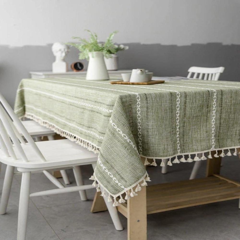 Bomulds- og Linneddug – Beige med Stribet Design og Broderi til Spisebord eller Udendørs Fester