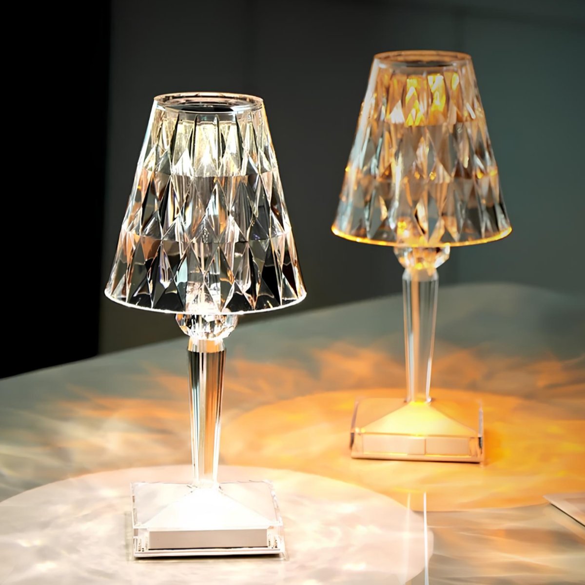 Kristallen Bordlampe – Glinsende Akryl, Elegant Design til Stue eller Soveværelse