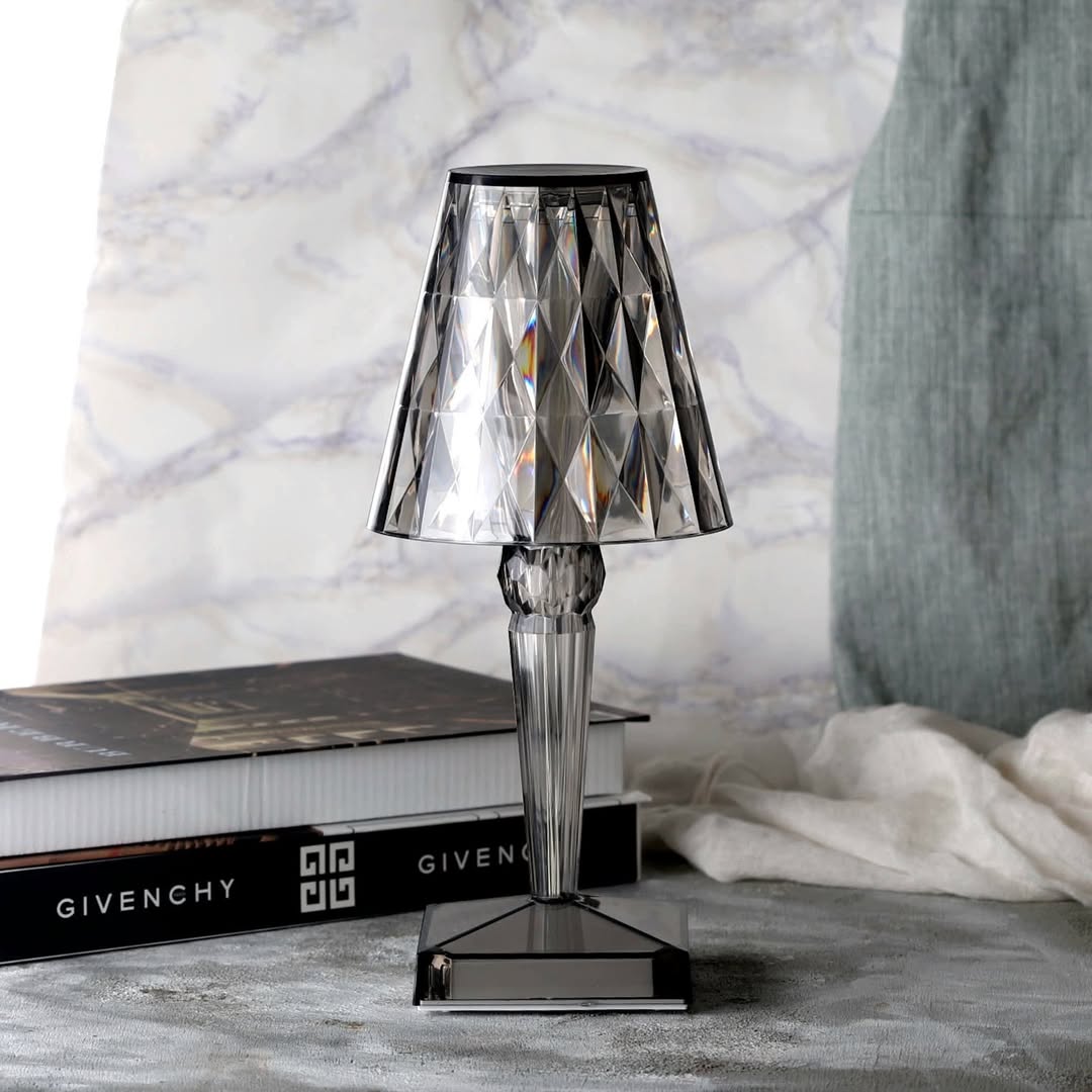 Kristallen Bordlampe – Glinsende Akryl, Elegant Design til Stue eller Soveværelse