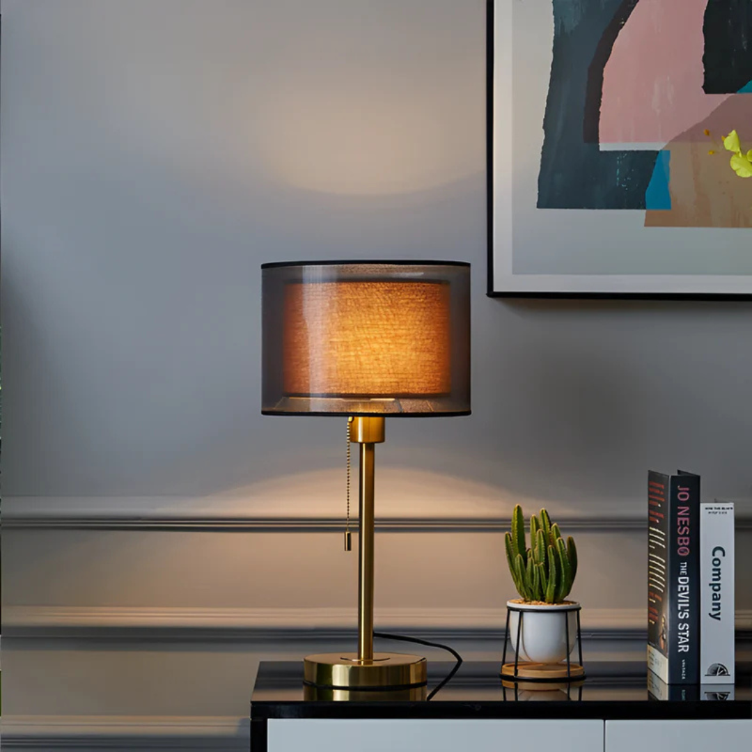 Bordlampe – Vintage Metal med Dobbelt Stofskærm til Soveværelse eller Stue Dekoration