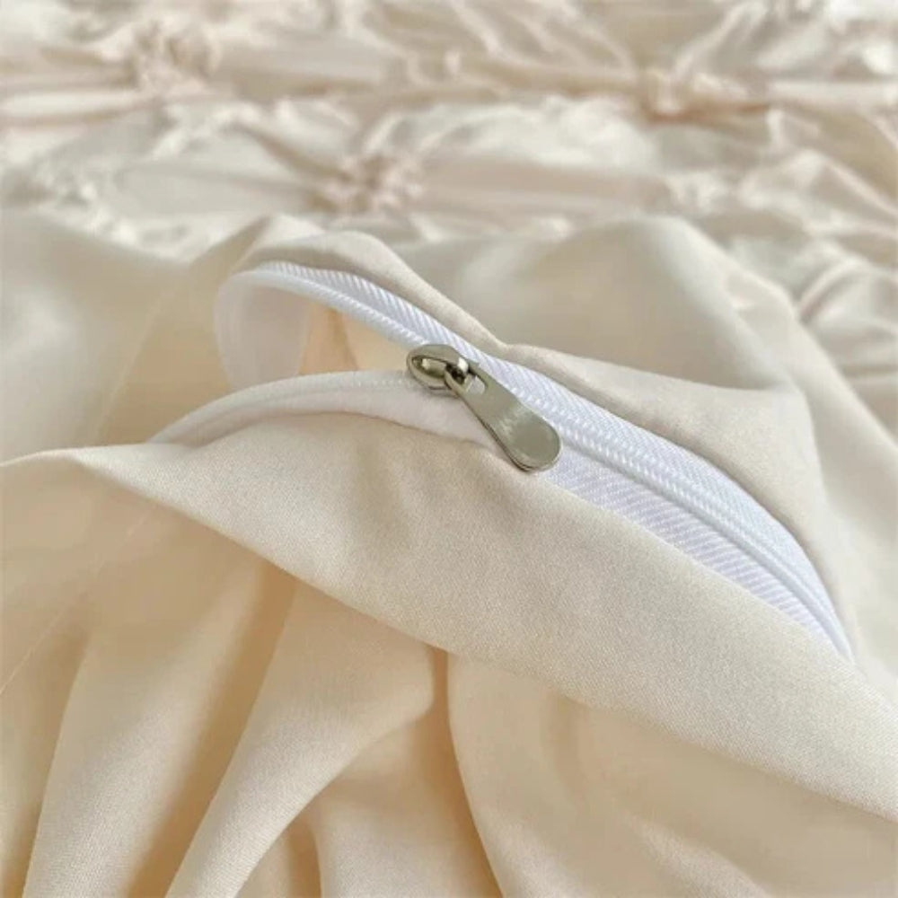 Wrinkled Flower Bedding Set – White, Elegant Microfiber for Bedroom with Pillowcase