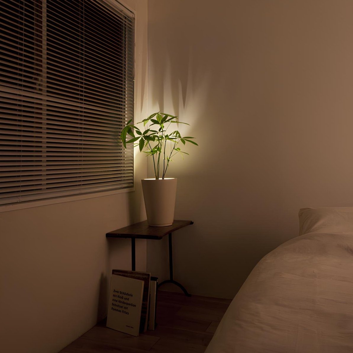 Dimmable Spotlight – White, Modern Wall Lamp with Remote Control for Living Room or Bedroom