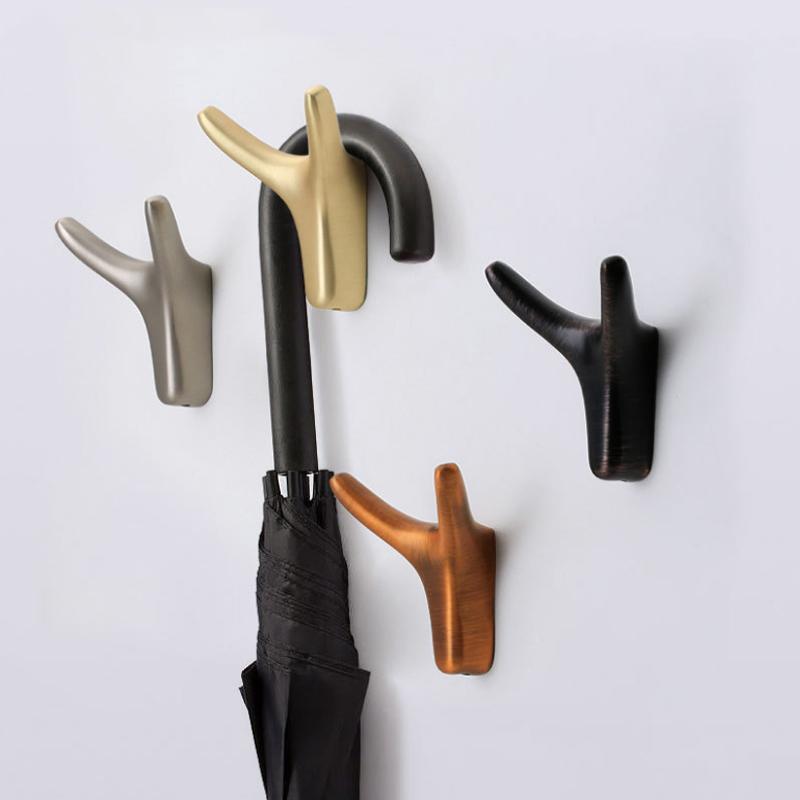 Wall Hook – Black Zinc Alloy in Horn Design for Entryway, Bathroom, or Kitchen Decor
