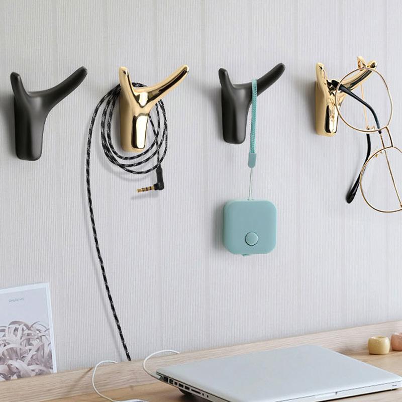 Wall Hook – Black Zinc Alloy in Horn Design for Entryway, Bathroom, or Kitchen Decor