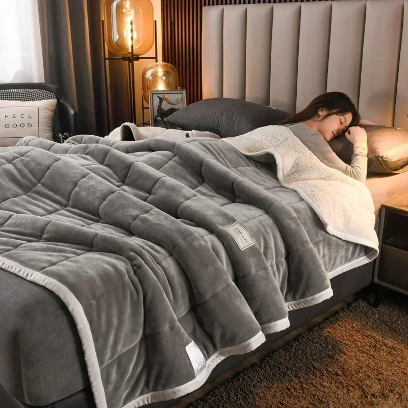 Coral Fleece Plaid – Soft Flannel, Warm Home Blanket for Autumn and Winter