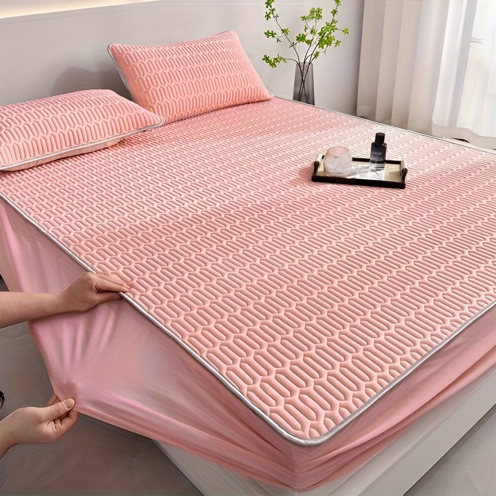 Cooling Latex Mattress Set – White, Breathable Unit for Refreshing Sleep in Summer