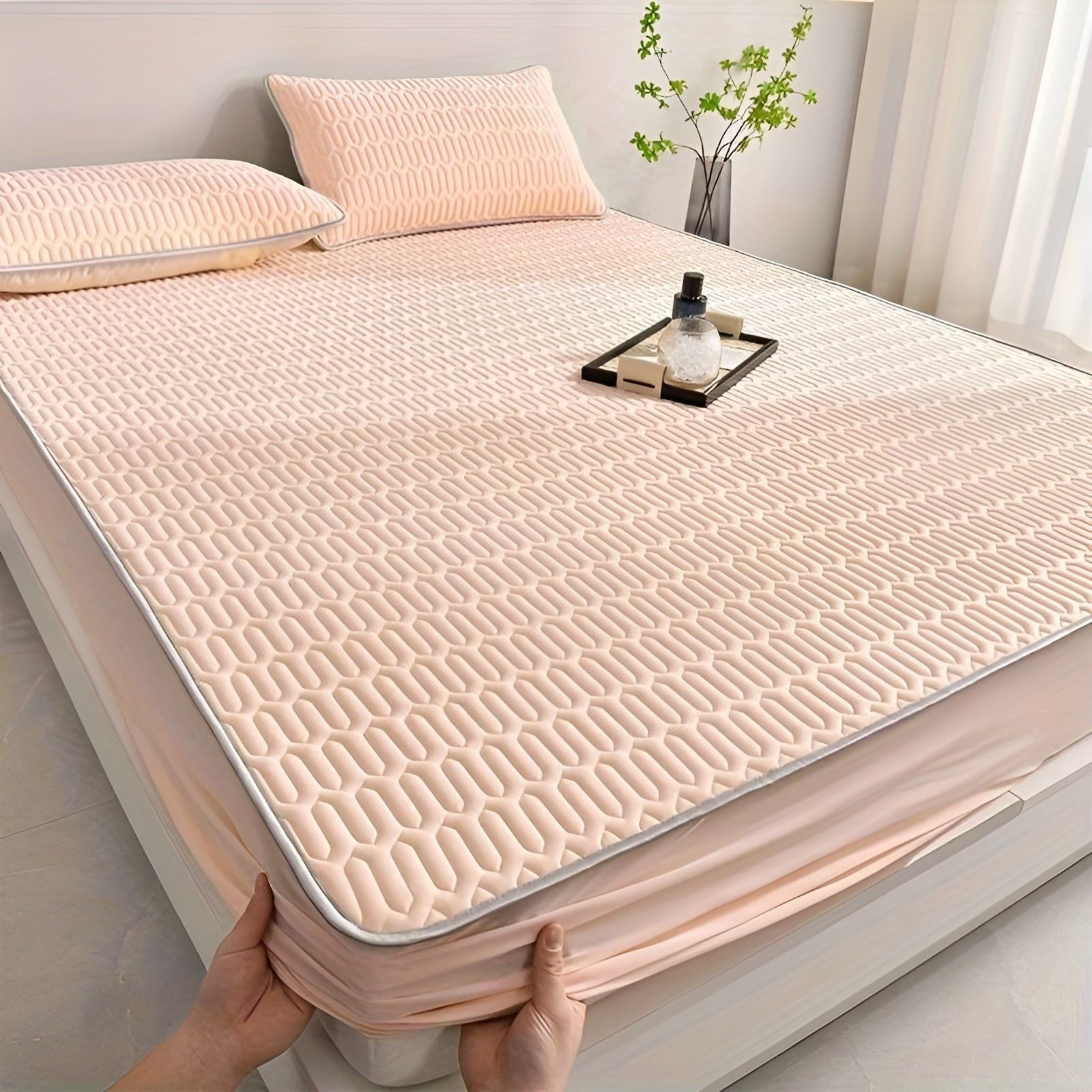 Cooling Latex Mattress Set – White, Breathable Unit for Refreshing Sleep in Summer