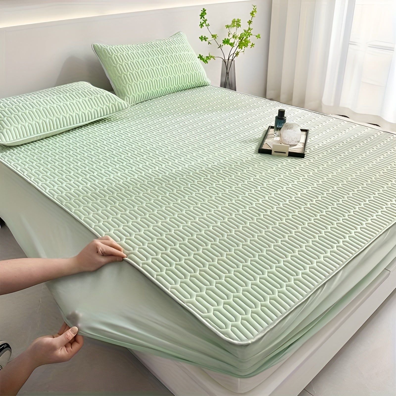 Cooling Latex Mattress Set – White, Breathable Unit for Refreshing Sleep in Summer