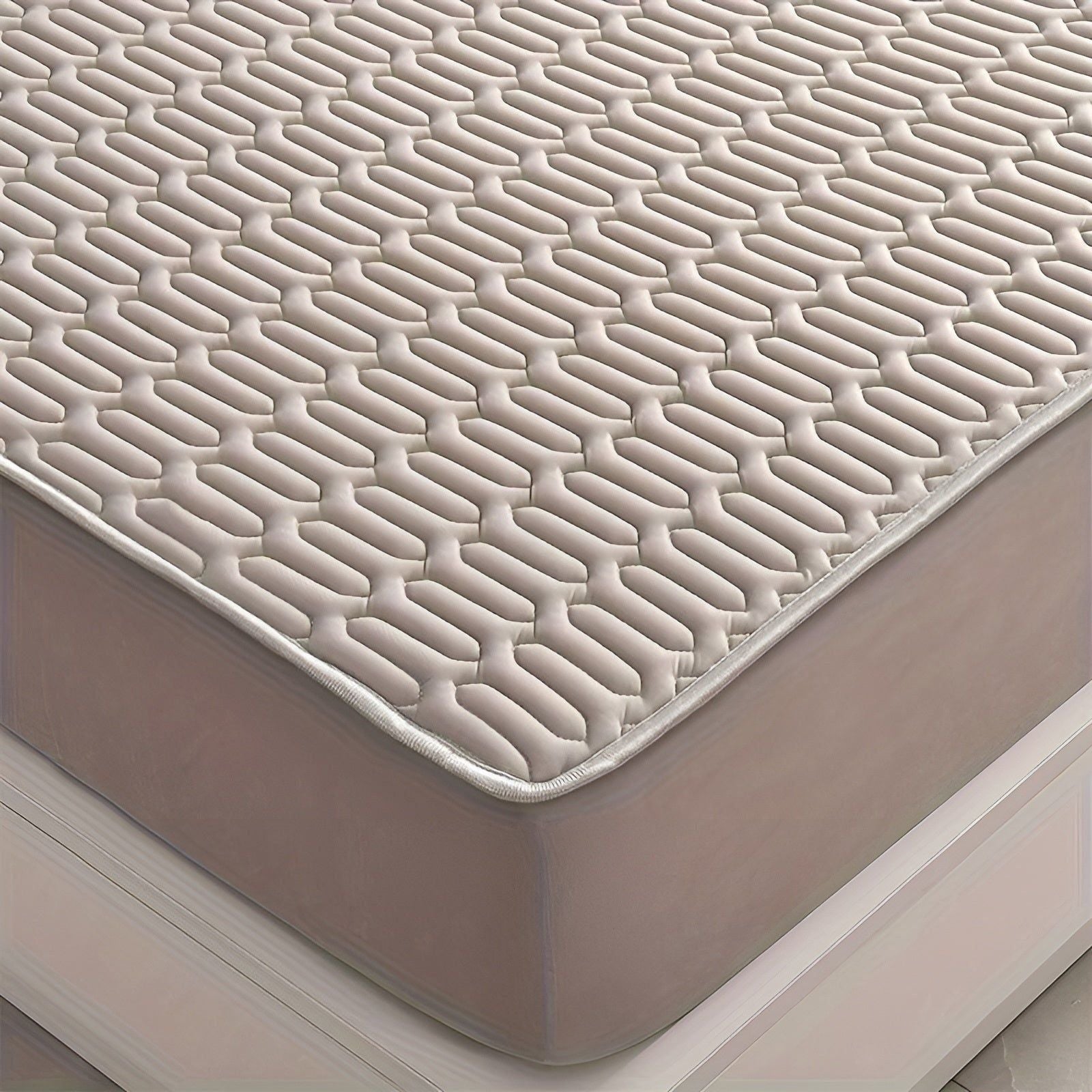 Cooling Latex Mattress Set – White, Breathable Unit for Refreshing Sleep in Summer
