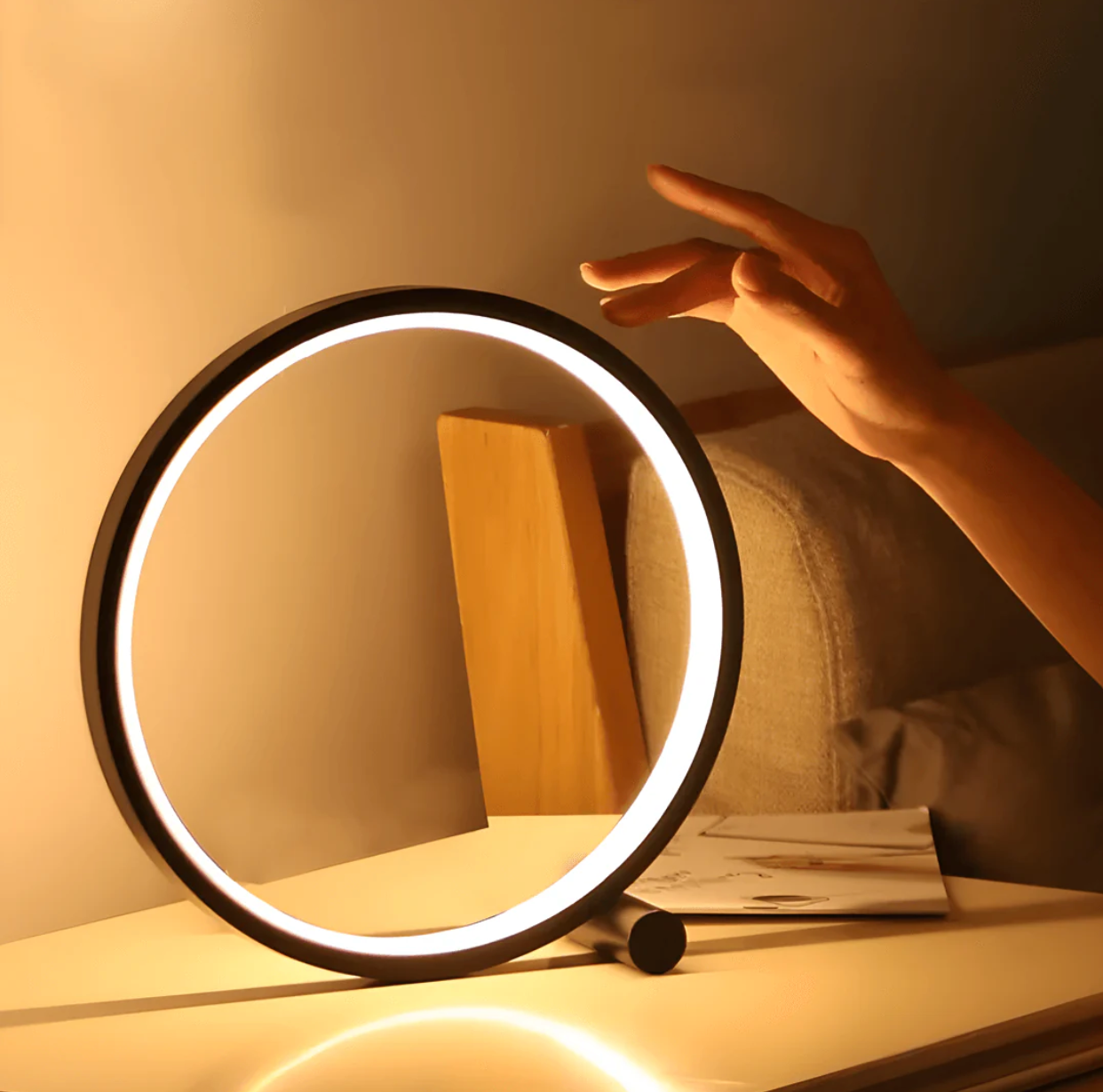 LED table lamp – aluminum and acrylic, minimalist design with dimmable touch control for living room or office