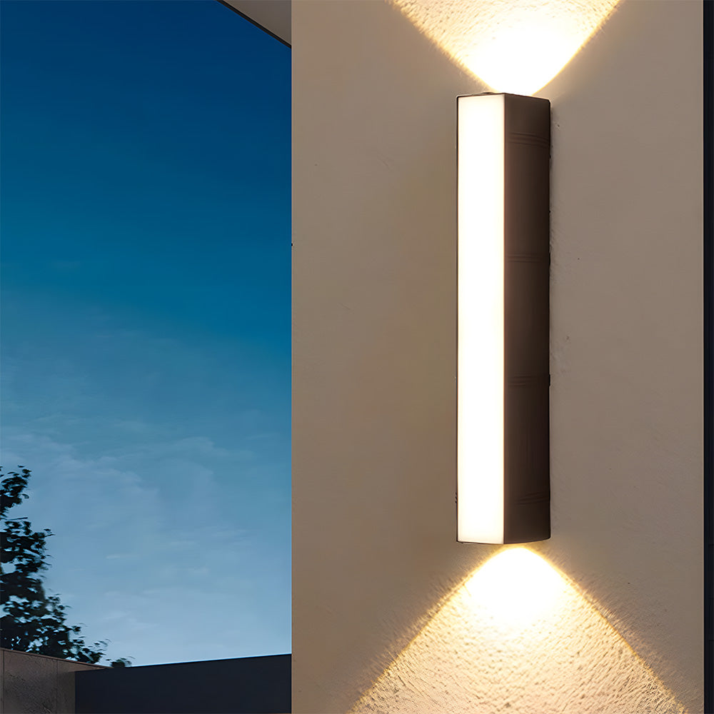LED-væglampe – Moderne, vejrbestandigt design til have eller terrasse med kraftig belysning på op til 3000 lumen