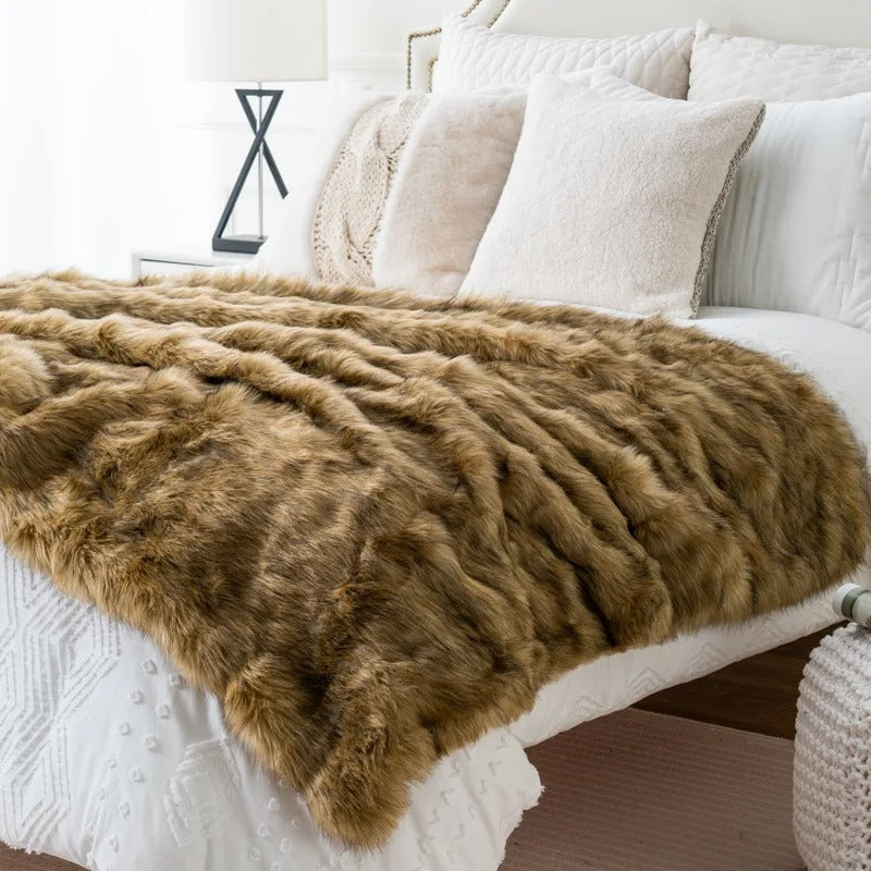 Imitation Fur Rug – Gray, Luxurious Appearance for Living Room or Bedroom Decoration