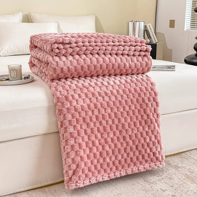 Velvet Plaid – Checkered Pattern, Warm and Cozy for Sofa or Bed, Suitable for Adults and Children