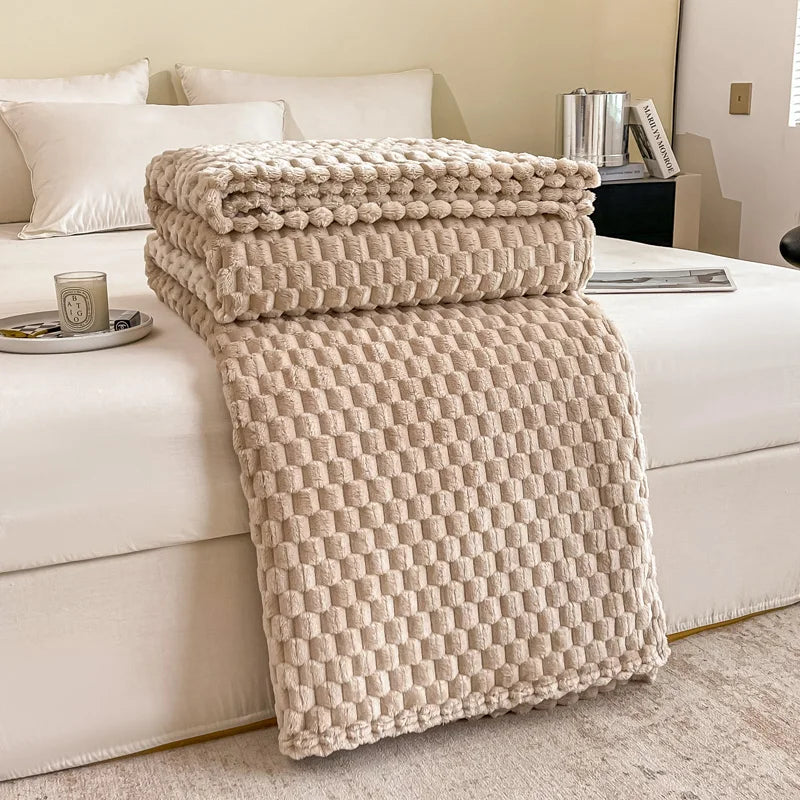 Velvet Plaid – Checkered Pattern, Warm and Cozy for Sofa or Bed, Suitable for Adults and Children
