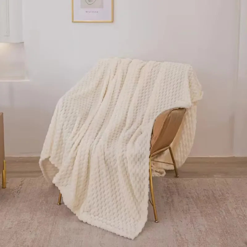 Velvet Plaid – Checkered Pattern, Warm and Cozy for Sofa or Bed, Suitable for Adults and Children