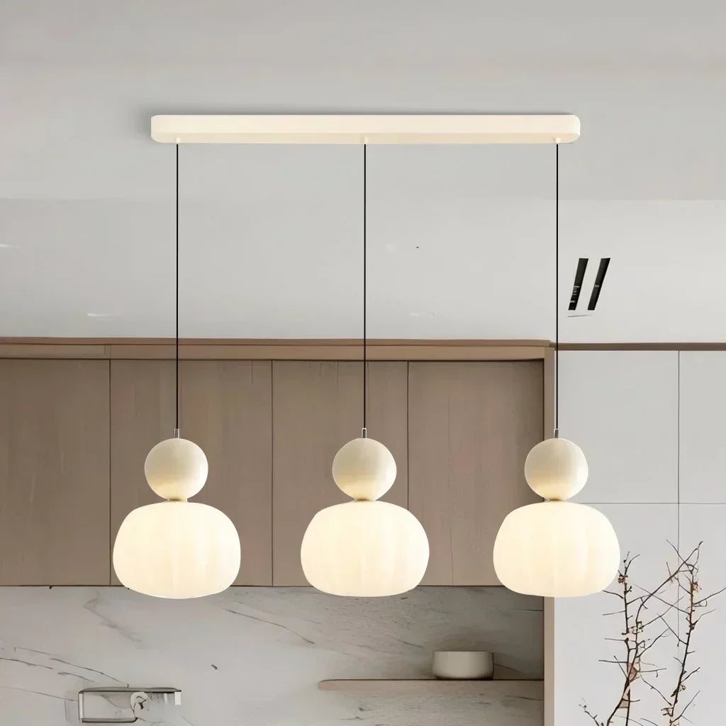 Lampa wisząca w stylu art déco – metal w kolorze kremowym, wzornictwo Bauhausu do dekoracji salonu lub jadalni
