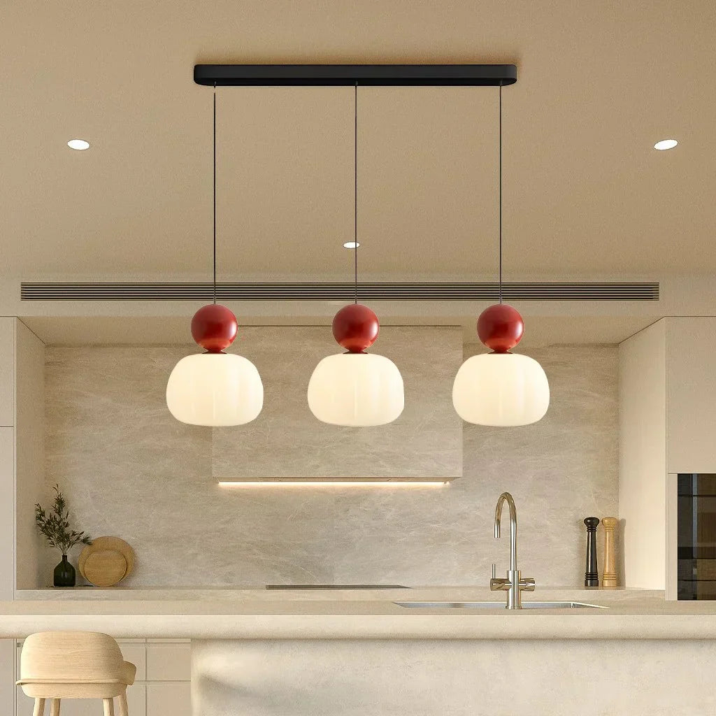Lampa wisząca w stylu art déco – metal w kolorze kremowym, wzornictwo Bauhausu do dekoracji salonu lub jadalni