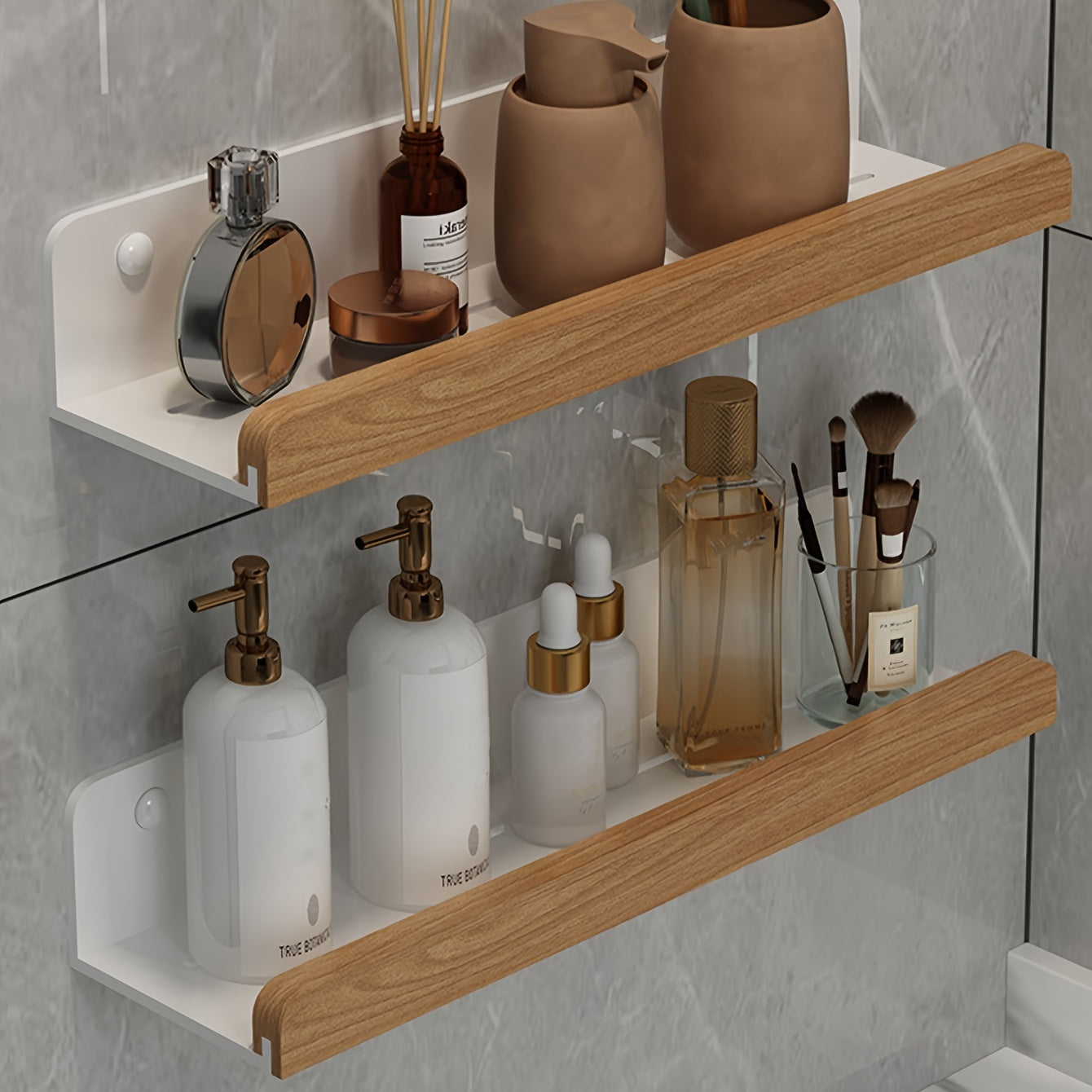 Badeværelsesvæghylde – Sort smedejern, moderne og borefri hylde til shampoo og kosmetik