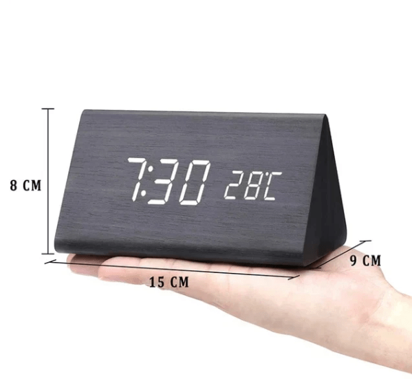 Træur – Minimalistisk design med LED-display og foldefunktion til skrivebord eller natbord