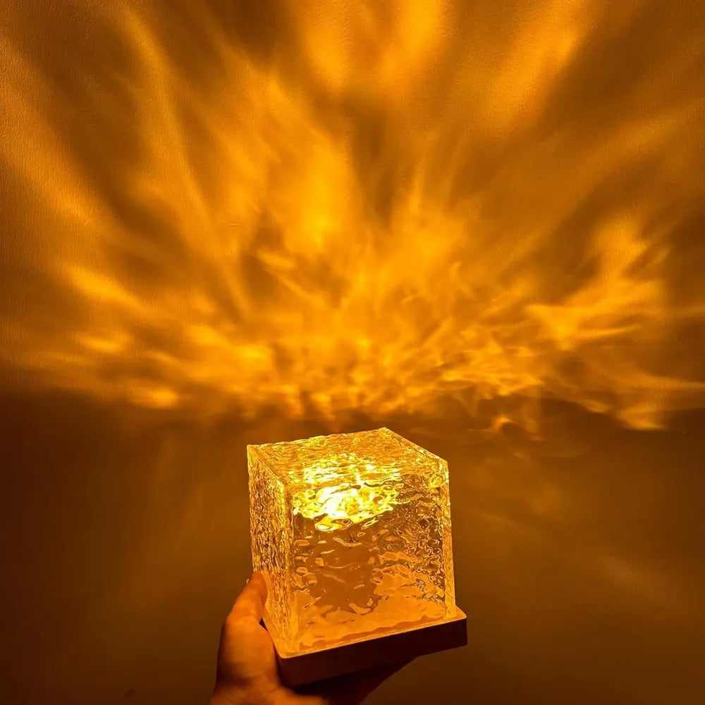 Lampa Aurora Borealis – drewniana podstawa, kolorowa kostka do sypialni lub salonu