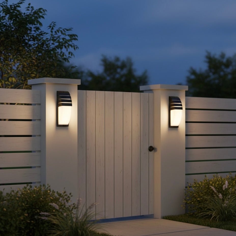 LED Udendørslampe – Mat Sort, Moderne Design til Terrasse og Indgang